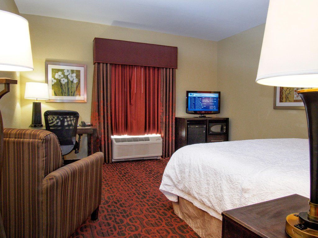 Hampton Inn & Suites Елк-Сіті Екстер'єр фото
